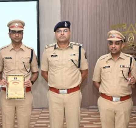 police-mahanirikshan