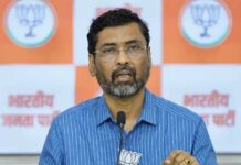 विकसित महाराष्ट्राच्या गळ्याला नख लावण्याचा बेरोजगार राजकारण्यांचा धंदा